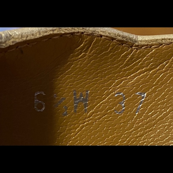 Stuart Weitzman Mucha Pump - Picture 5 of 7